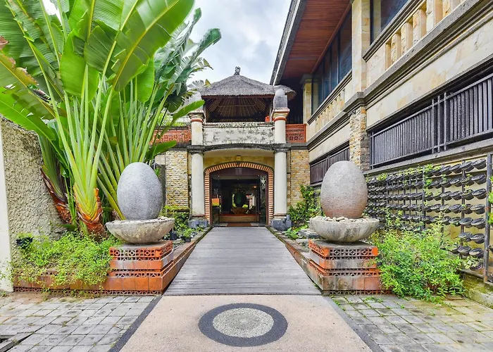 Super Oyo Townhouse Oak Maxi Legian Hotel 3*