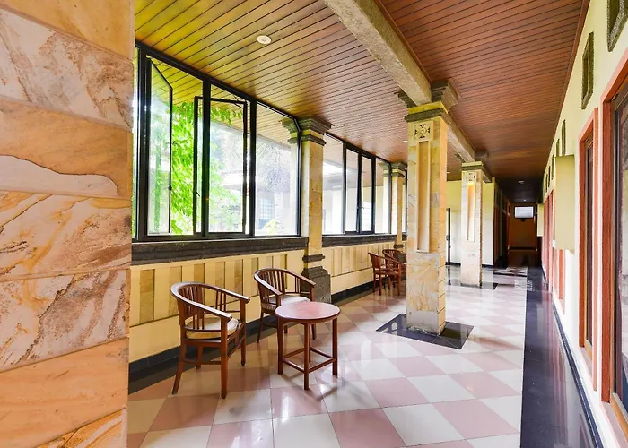 Super Oyo Townhouse Oak Maxi Legian Hotel 3*