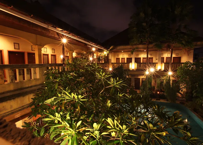 Hotel Super Oyo Townhouse Oak Maxi Legian