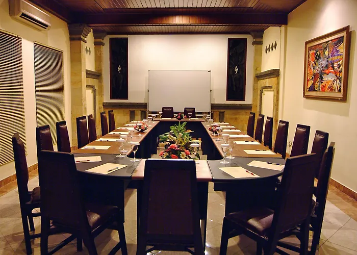 Super Oyo Townhouse Oak Maxi Legian Hotel Kuta Lombok