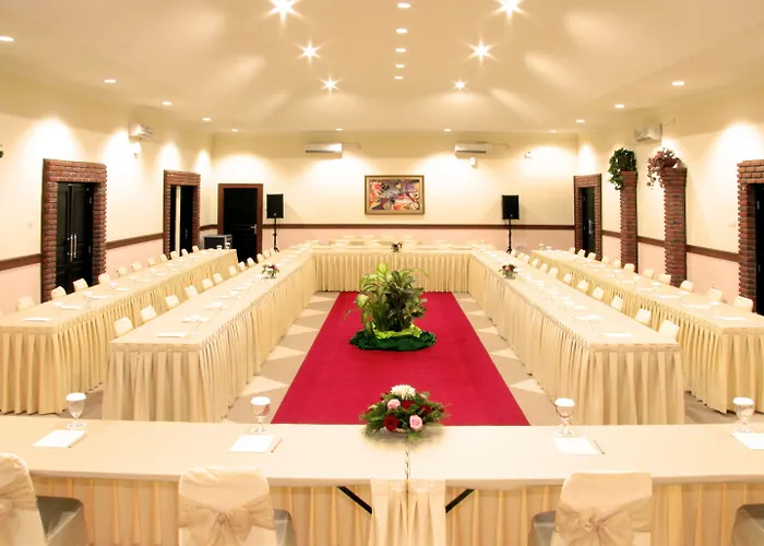 Hotel Super Oyo Townhouse Oak Maxi Legian 3*