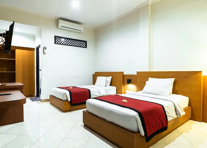 Super Oyo Townhouse Oak Maxi Legian Hotel