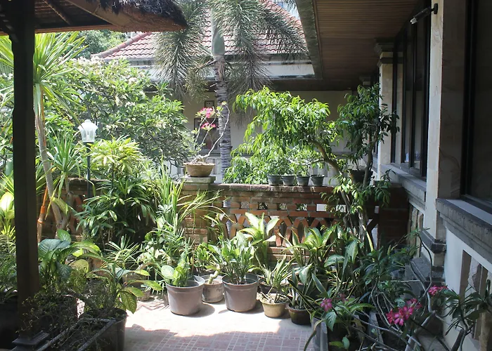 Super Oyo Townhouse Oak Maxi Legian Hotel Kuta Lombok