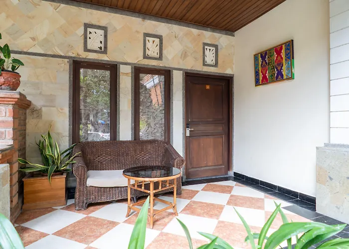 Super Oyo Townhouse Oak Maxi Legian Hotel