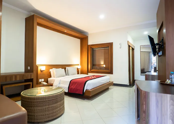 Super Oyo Townhouse Oak Maxi Legian Hotel