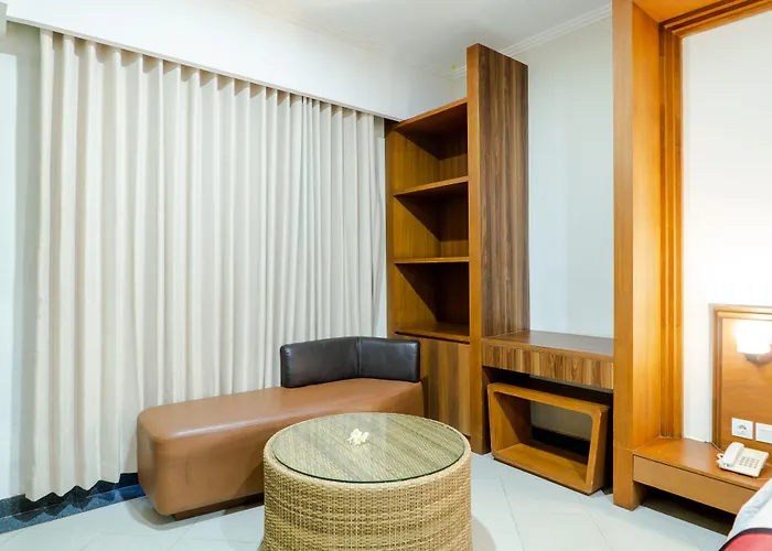Super Oyo Townhouse Oak Maxi Legian Hotel 3*