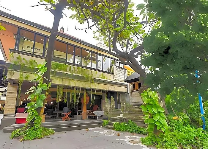 Hotel Super Oyo Townhouse Oak Maxi Legian 3*
