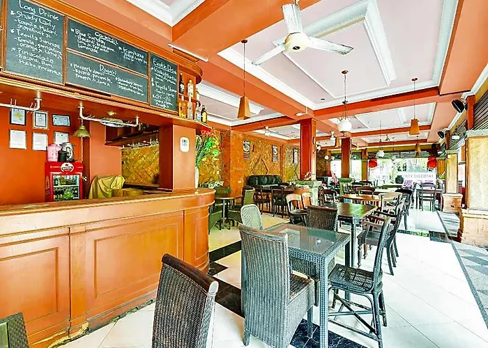 Super Oyo Townhouse Oak Maxi Legian Hotel 3*