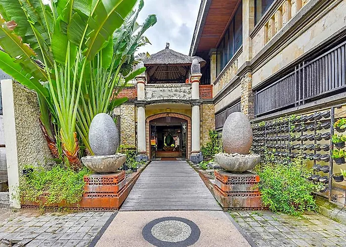 Hotel Super Oyo Townhouse Oak Maxi Legian 3*