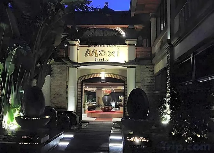 Super Oyo Townhouse Oak Maxi Legian
