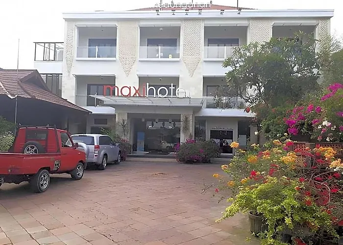 Super Oyo Townhouse Oak Maxi Legian 3*